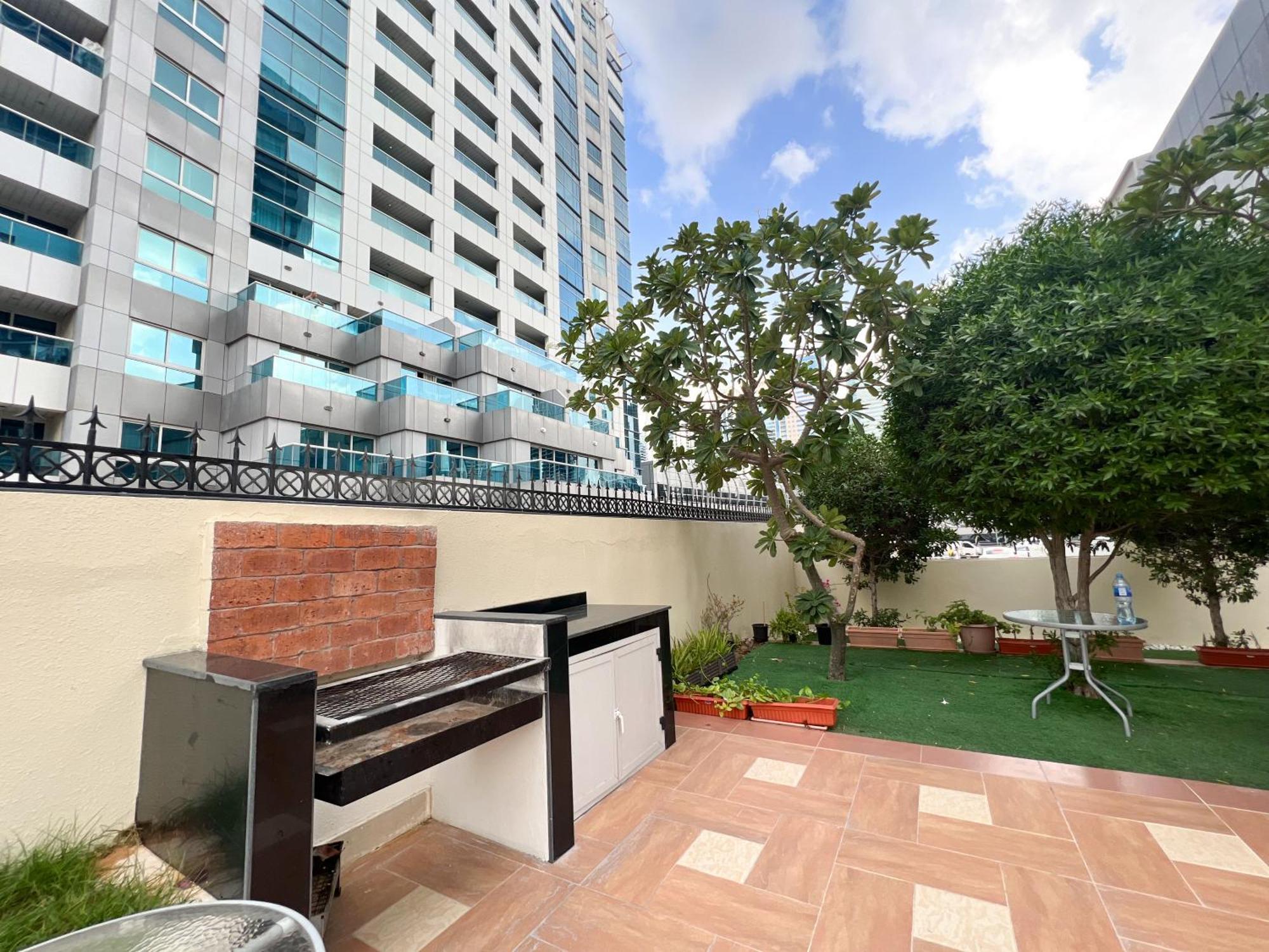Spacious 2 Bed Apt At Marina High Floor Dubai Dış mekan fotoğraf