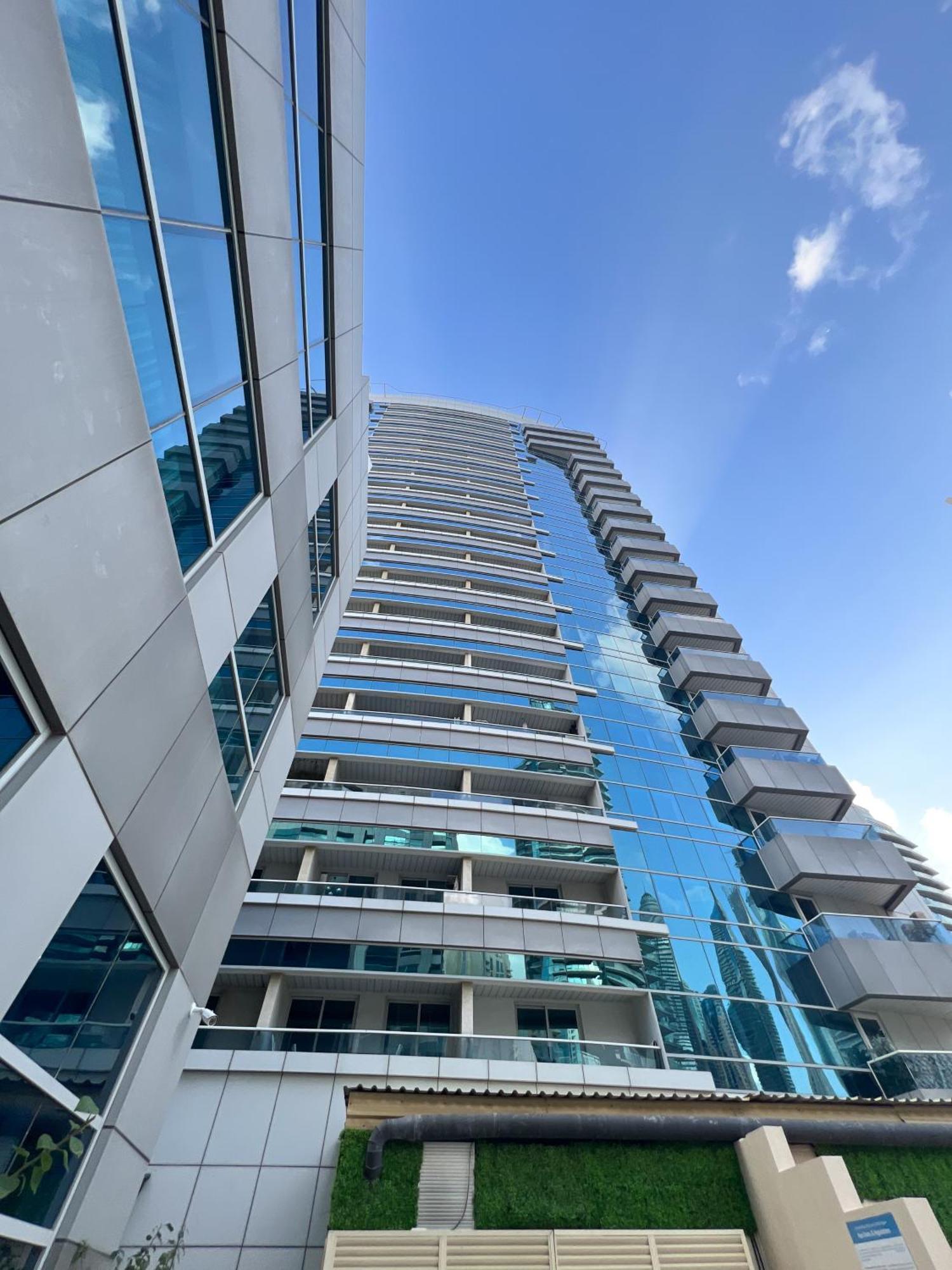 Spacious 2 Bed Apt At Marina High Floor Dubai Dış mekan fotoğraf