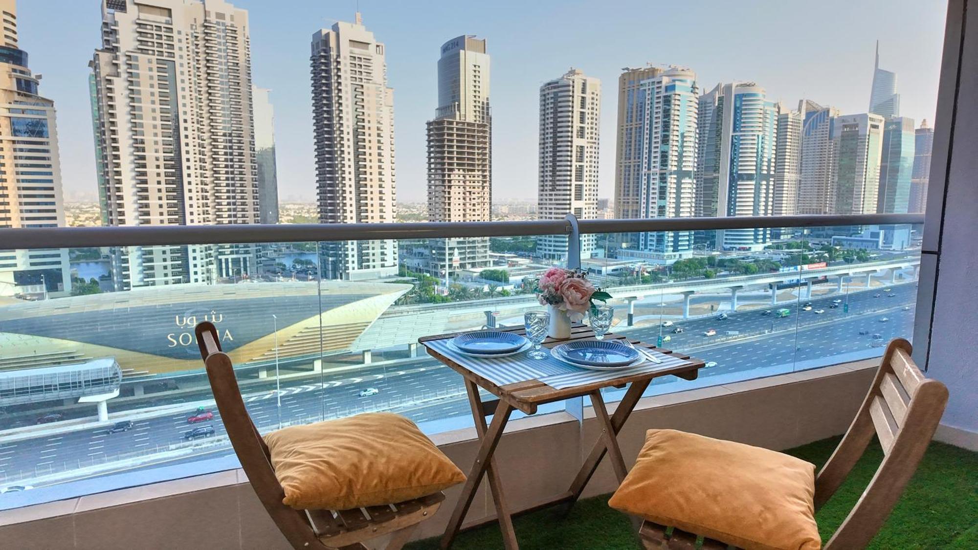 Spacious 2 Bed Apt At Marina High Floor Dubai Dış mekan fotoğraf