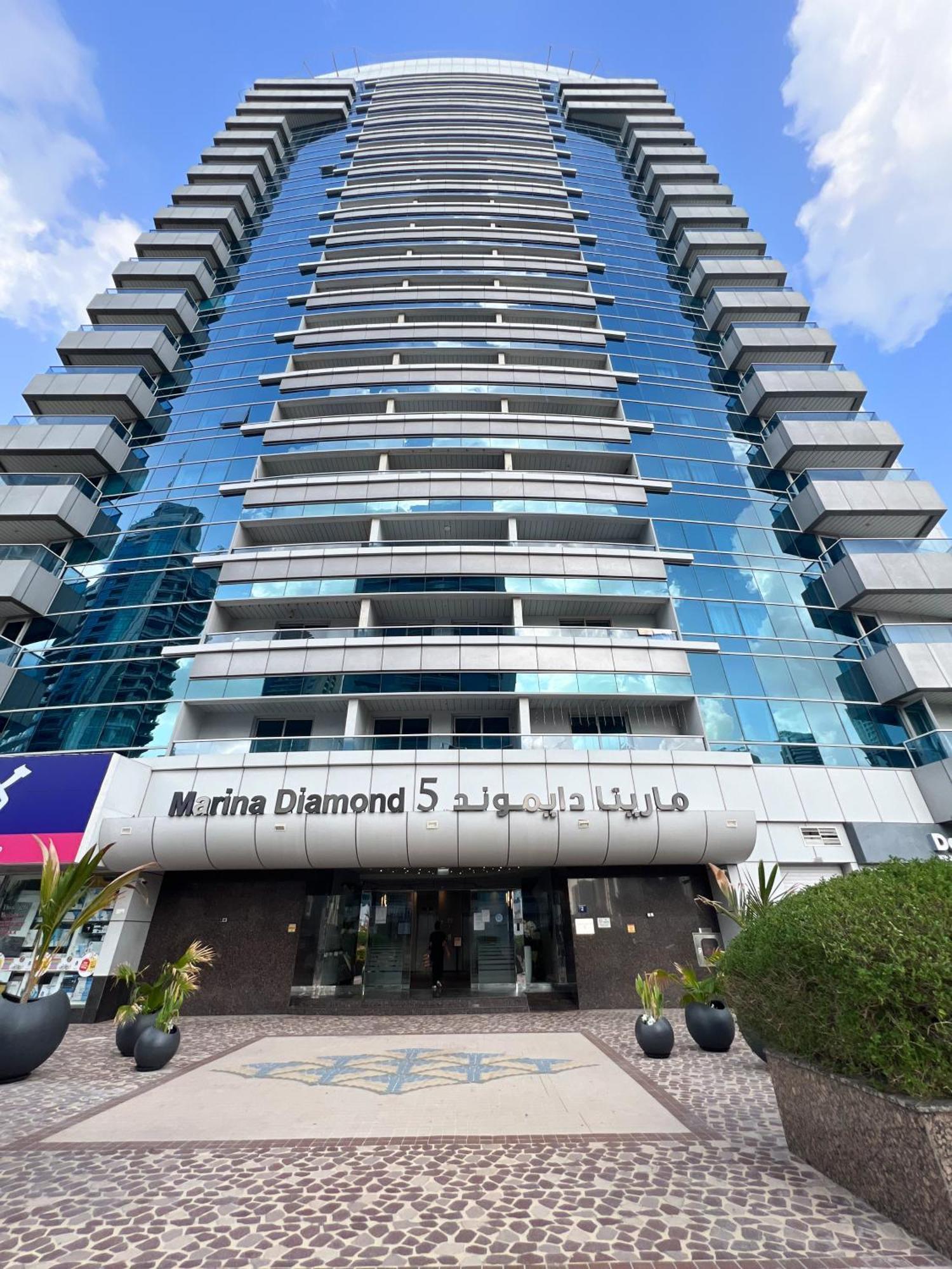Spacious 2 Bed Apt At Marina High Floor Dubai Dış mekan fotoğraf