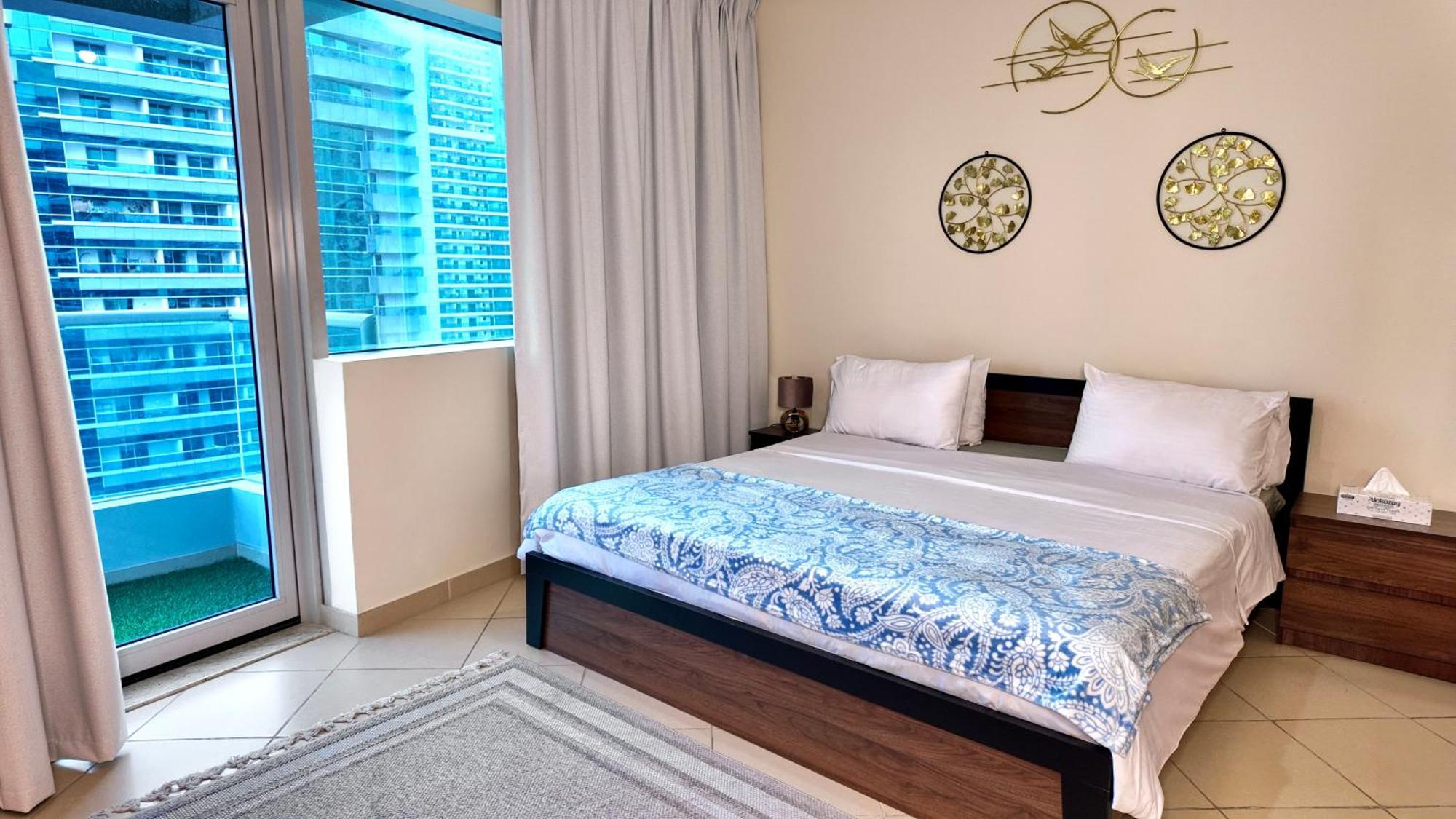 Spacious 2 Bed Apt At Marina High Floor Dubai Dış mekan fotoğraf