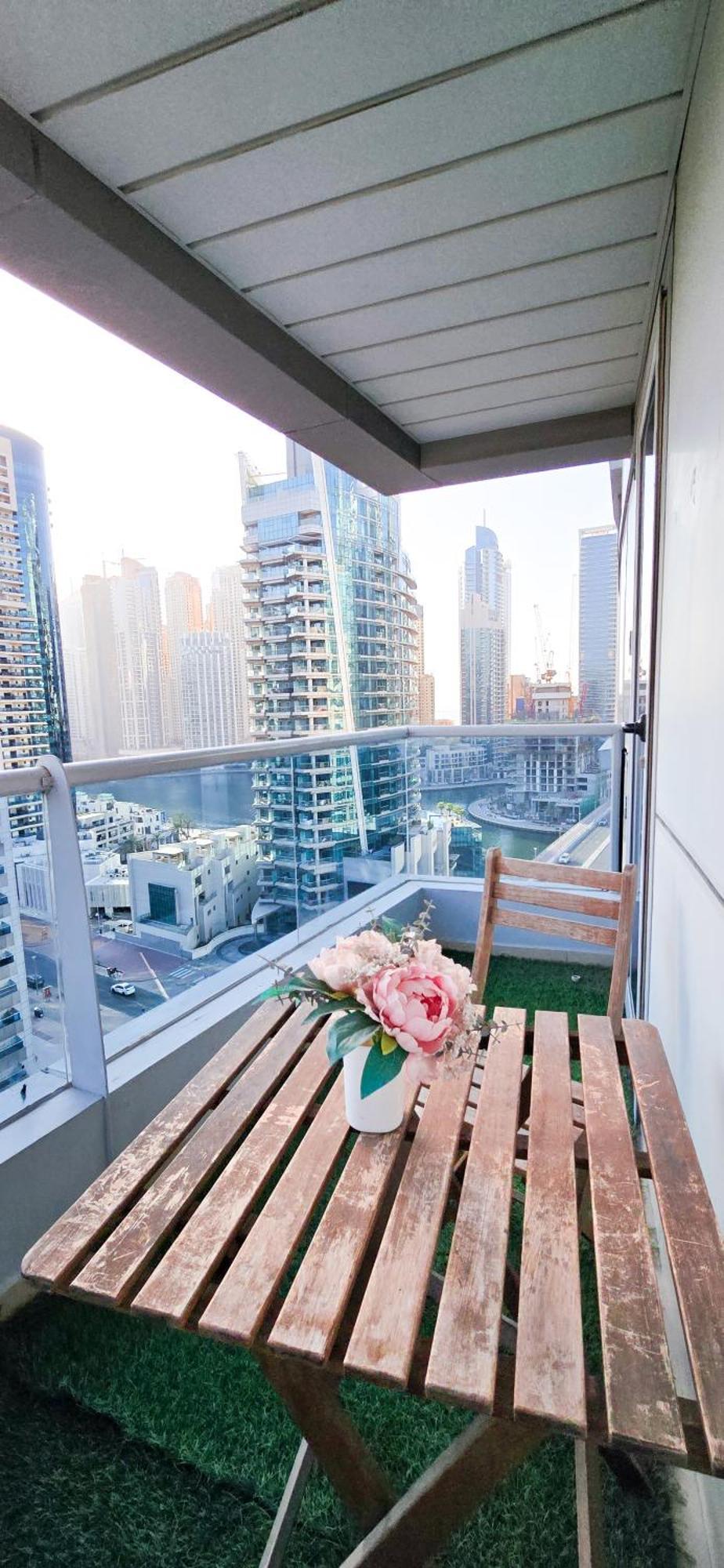 Spacious 2 Bed Apt At Marina High Floor Dubai Dış mekan fotoğraf